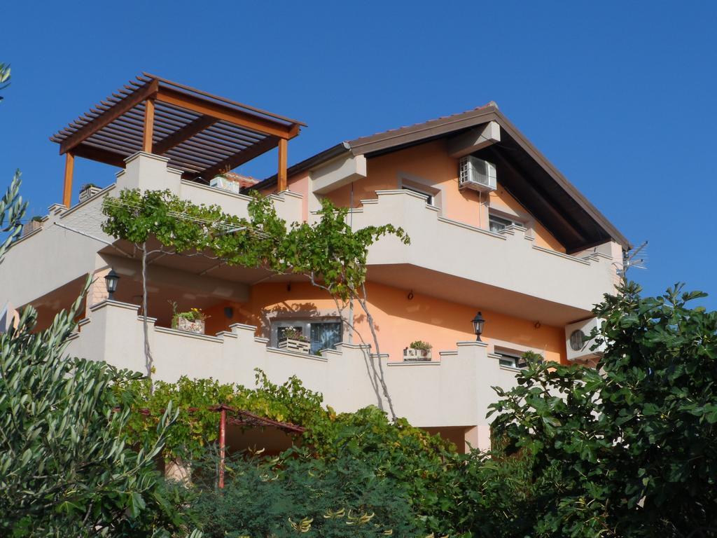 Apartments Villa Marija Горни Карин Екстериор снимка