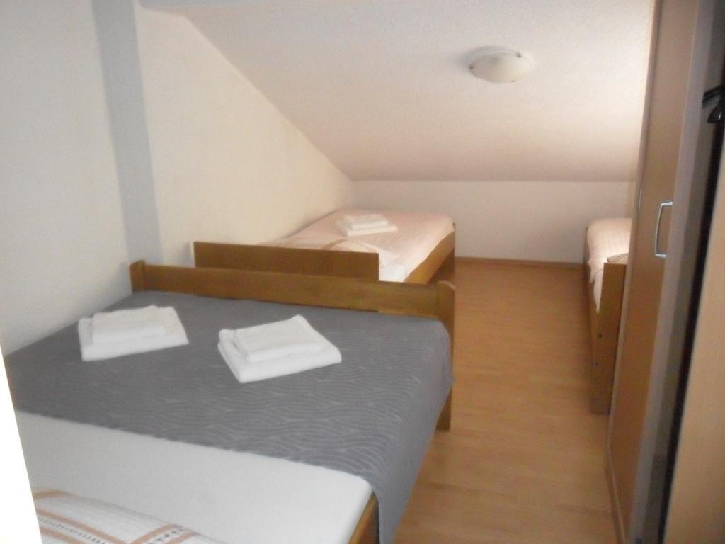 Apartments Villa Marija Горни Карин Екстериор снимка