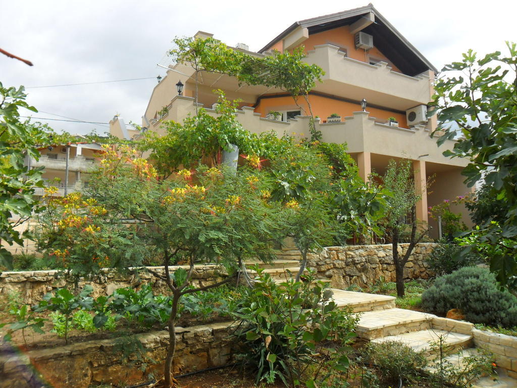 Apartments Villa Marija Горни Карин Екстериор снимка