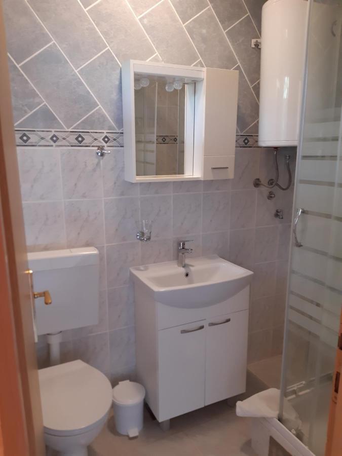 Apartments Villa Marija Горни Карин Екстериор снимка